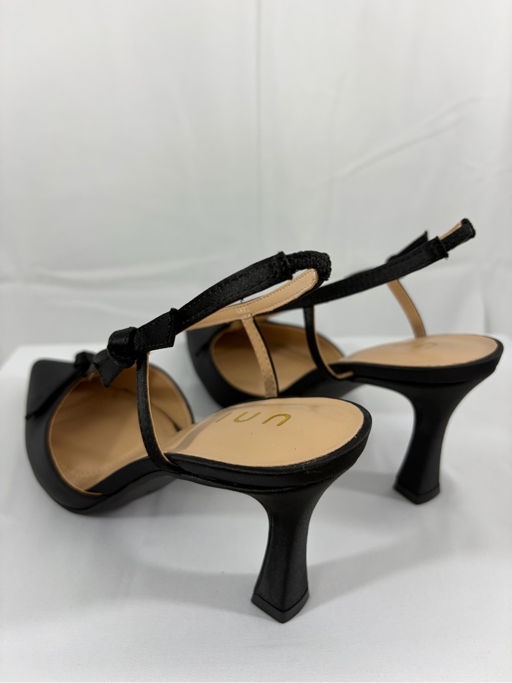 NWT Unisa Women’s Size 7 Black Satin Pointed Slingback Heels - Picture 4 of 7